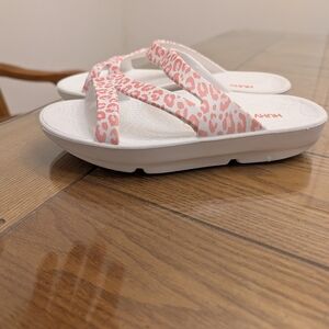 HUHV Women's Recovery Comfort Z Strap Slide - Rose Leopard Size 7
